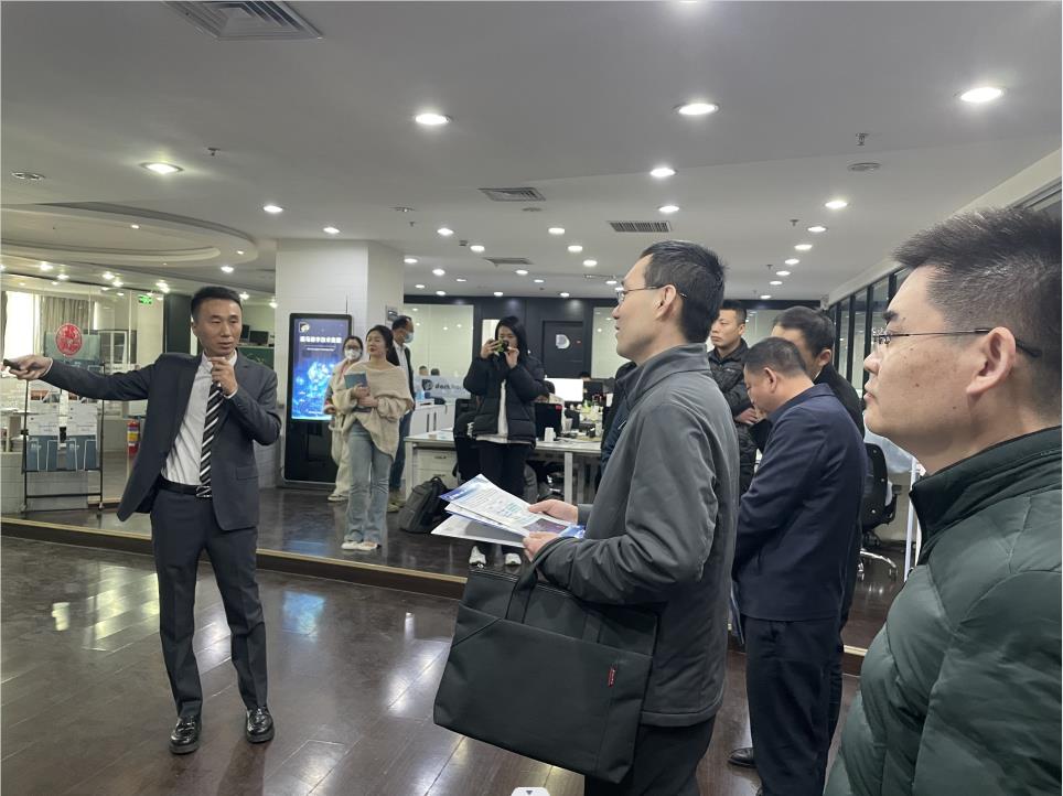 省工業(yè)和信息化廳軟件與信息服務(wù)業(yè)處副處長